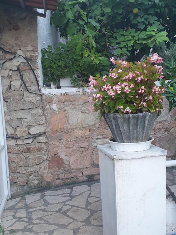 Gasthaus Rosemary House Sarandë Exterior foto